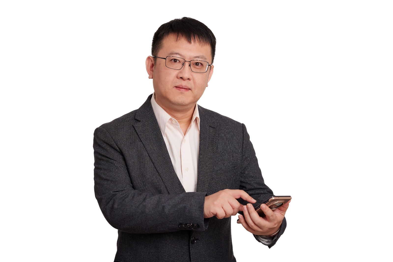 Kerr Cheng preia conducerea HONOR România într-un moment cheie pentru expansiunea brandului în regiune