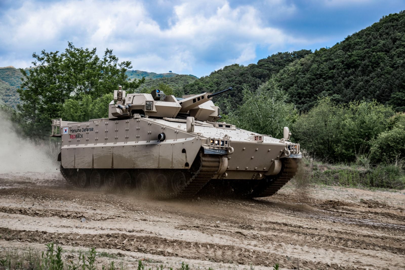 Lucrările de construcţie pentru fabrica Hanwha din Dâmboviţa încep în ianuarie. Jae-Il Son, CEO Hanwha Aerospace: Angajamentul nostru este să atingem până la 80% producție locală pentru programul MLI