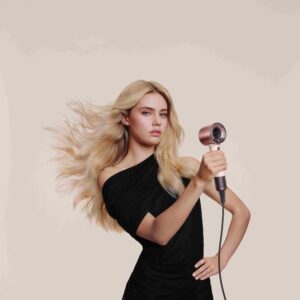 Beauty on the go: rutina Dyson care te însoțește peste tot